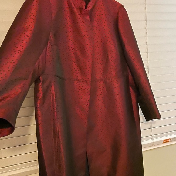 Anne Klein. Formal Blazer Jacket. Worn to 1 black-tie. Sz 24. Crimson w/dots - Picture 2 of 3